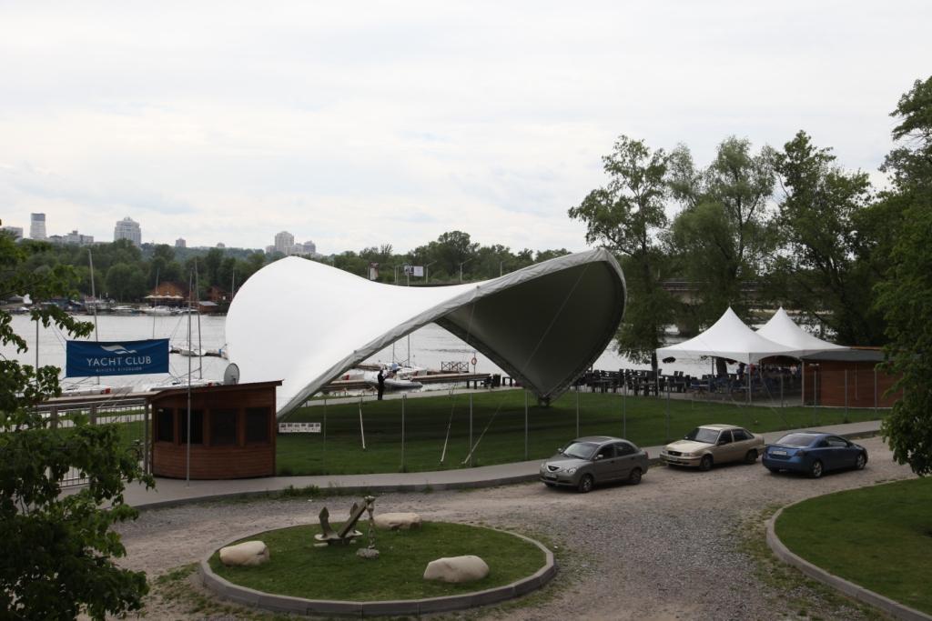 Apartments Raisy Okipnoi Kyiv Exterior photo
