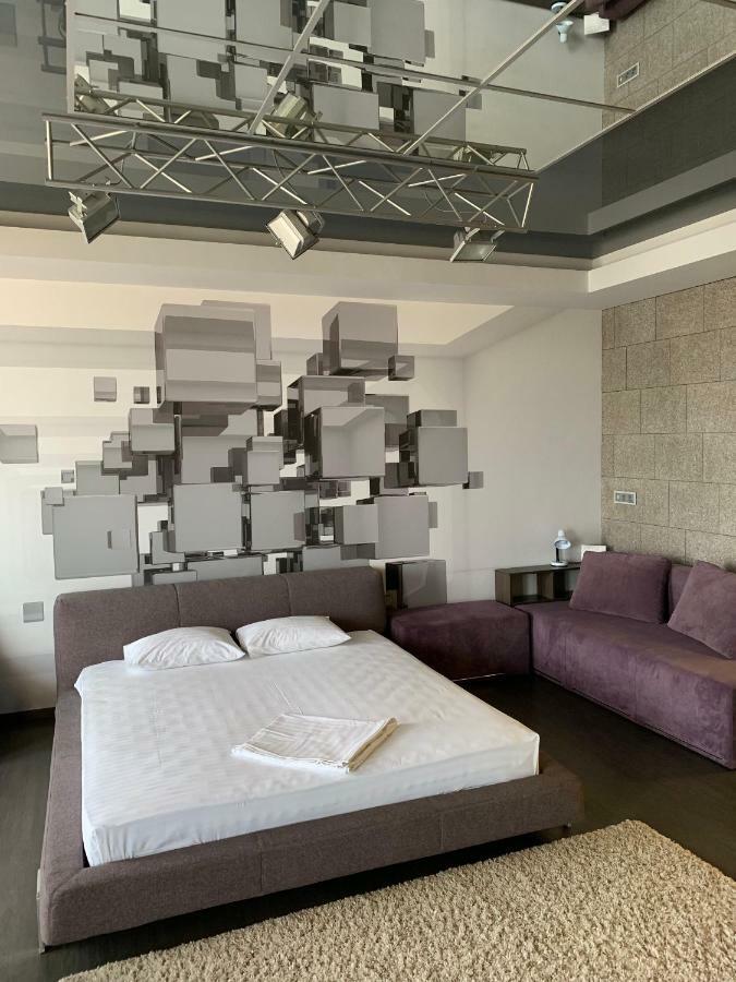 Apartments Raisy Okipnoi Kyiv Exterior photo
